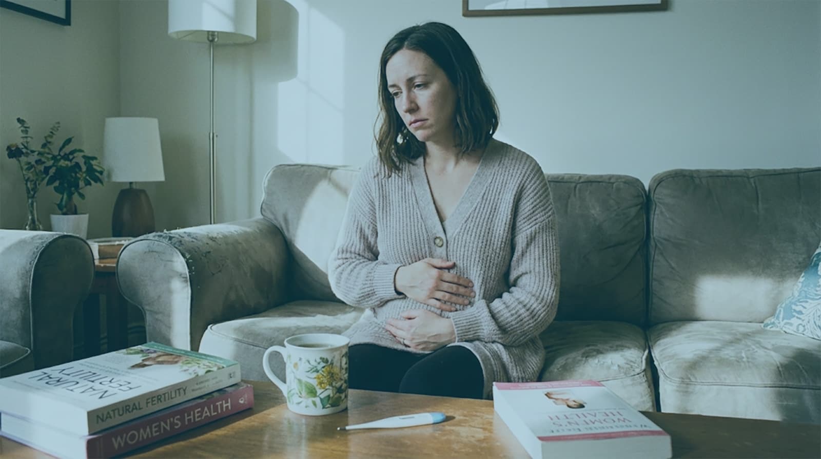 子宮やホルモンバランスの不調を感じる妊活中の女性